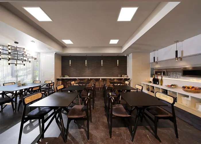 Tennouji Crystal Hotel
